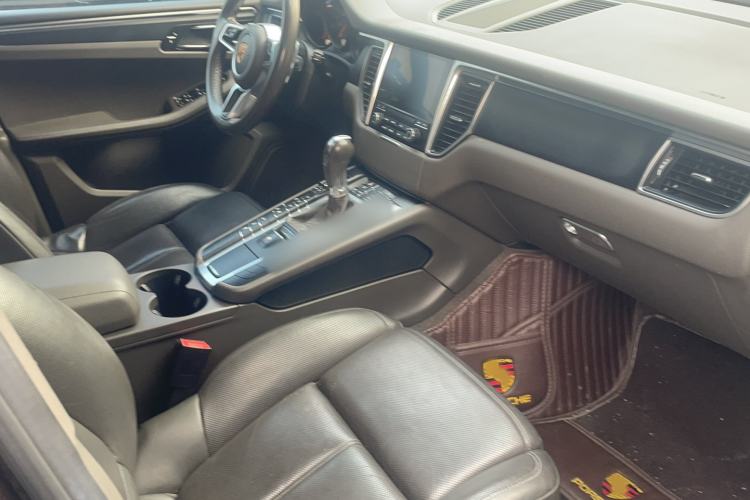 Used Porsche Macan 2017 Macan 2.0T Interior 4