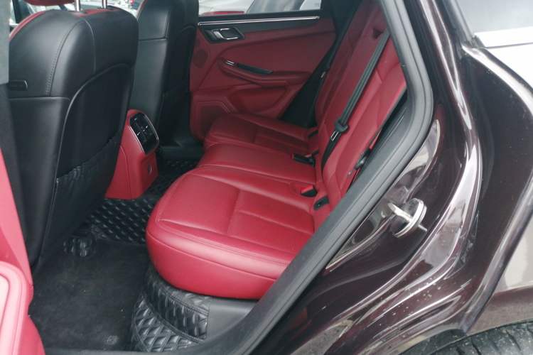 Used Porsche Macan 2017 Macan 2.0T Interior 4
