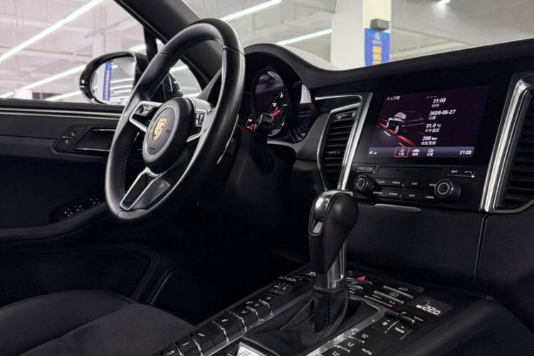 Used Porsche Macan 2017 Macan 2.0T Interior 4