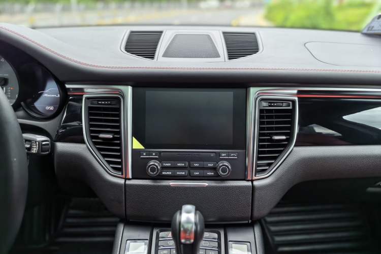 Used Porsche Macan 2017 Macan S 3.0T Interior 4
