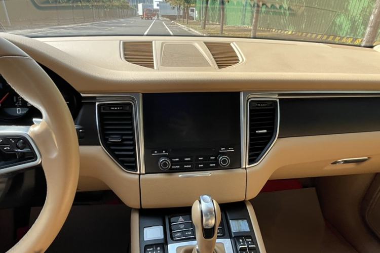 Used Porsche Macan 2017 Macan 2.0T Interior 6