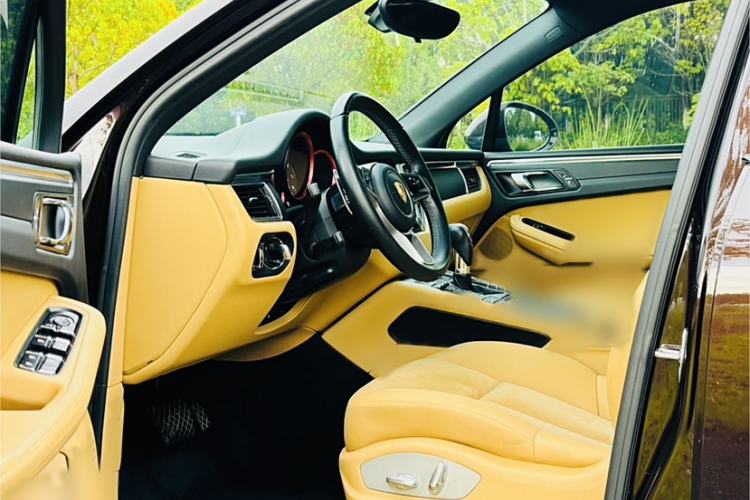 Used Porsche Macan 2017 Macan 2.0T Interior 8