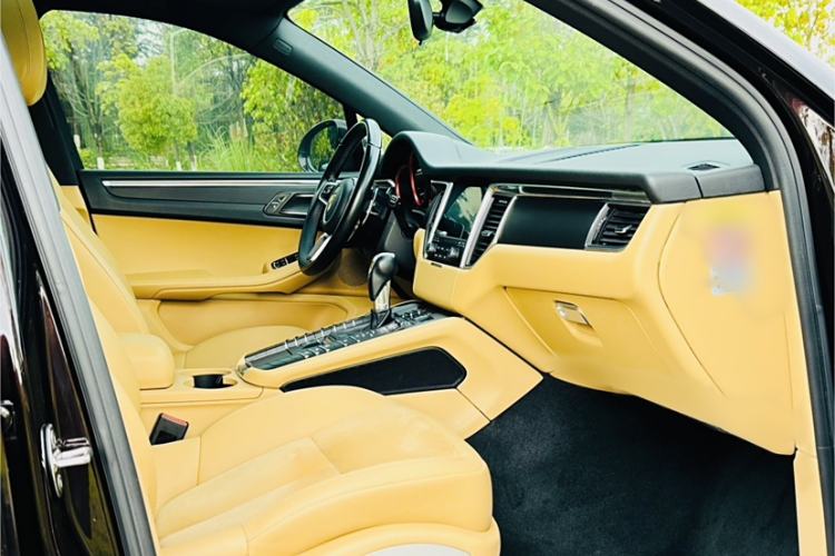 Used Porsche Macan 2017 Macan 2.0T Interior 9