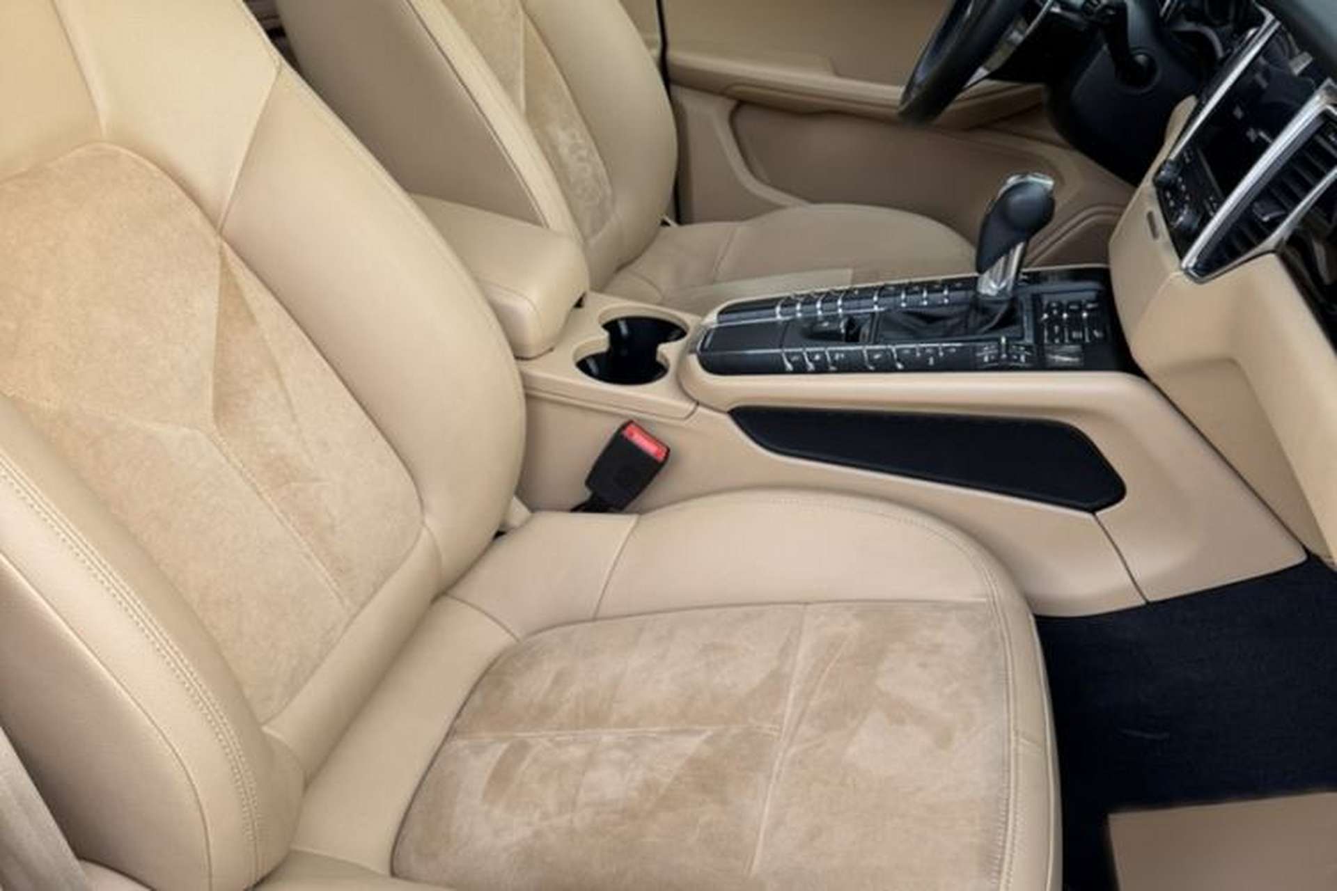 Used Porsche Macan 2017 Macan S 3.0T Interior 9