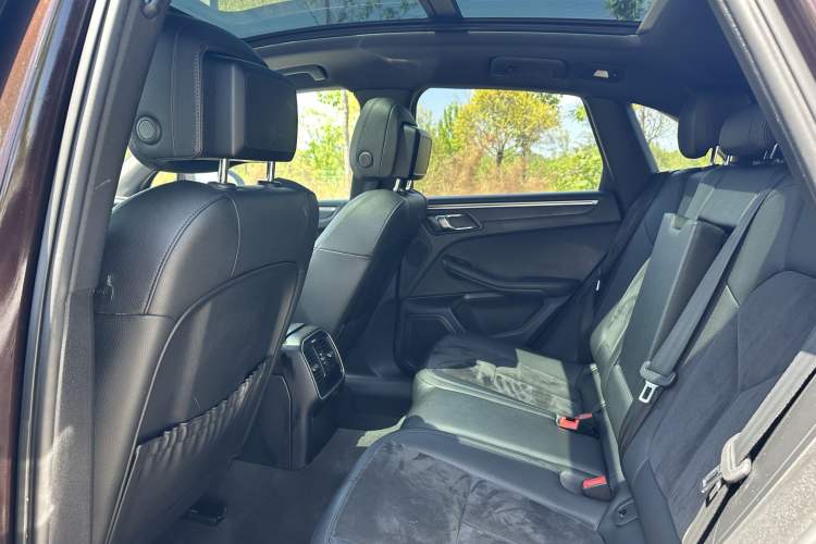 Used Porsche Macan 2017 Macan 2.0T Interior 9