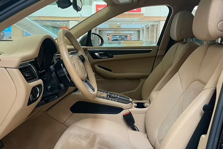 Used Porsche Macan 2017 Macan 2.0T Left Front Seat