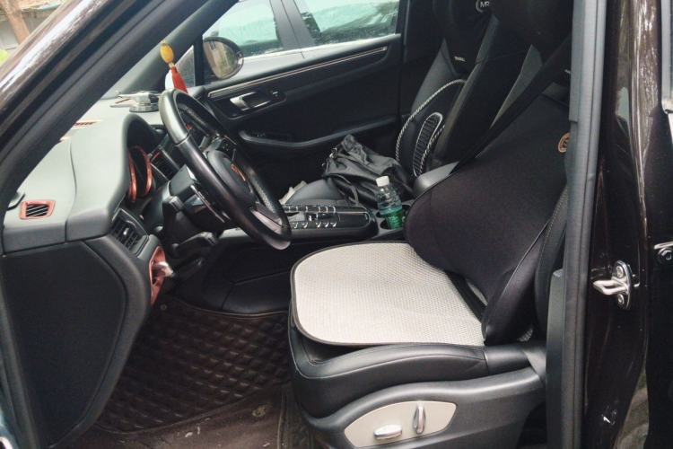 Used Porsche Macan 2017 Macan 2.0T Left Front Seat