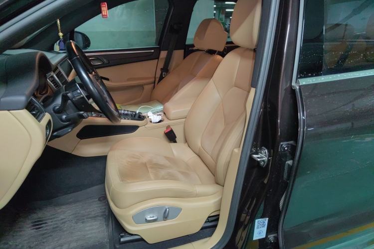 Used Porsche Macan 2017 Macan 2.0T Left Front Seat