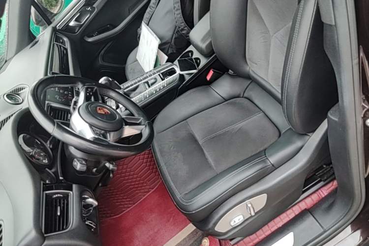 Used Porsche Macan 2017 Macan S 3.0T Left Front Seat