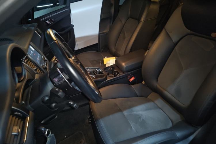 Used Porsche Macan 2017 Macan 2.0T Left Front Seat