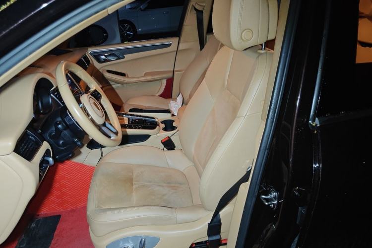 Used Porsche Macan 2017 Macan 2.0T Left Front Seat