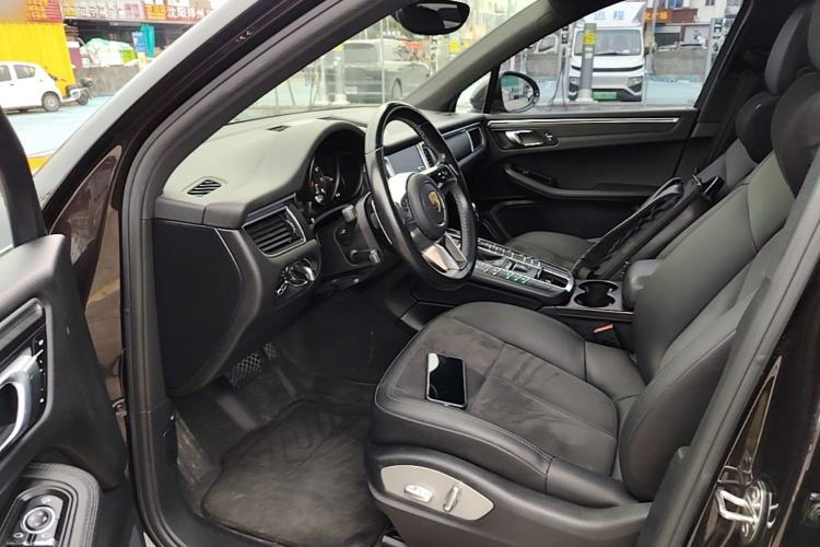 Used Porsche Macan 2017 Macan 2.0T Left Front Seat