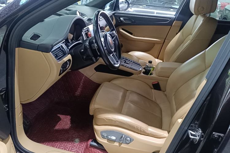 Used Porsche Macan 2017 Macan 2.0T Left Front Seat