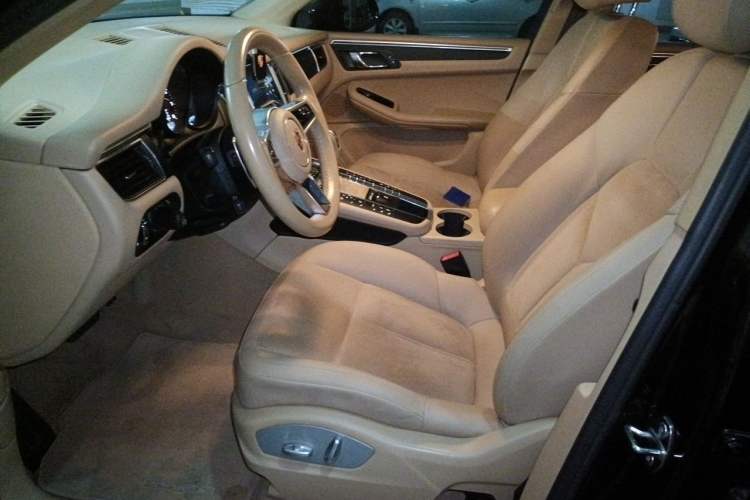 Used Porsche Macan 2017 Macan 2.0T Left Front Seat