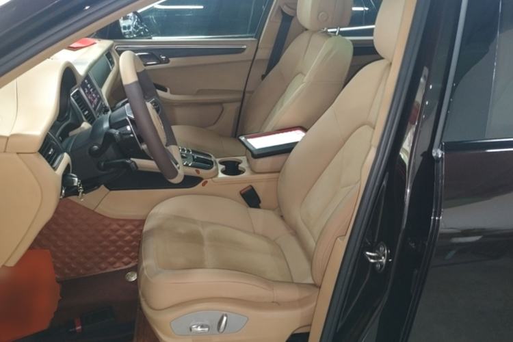 Used Porsche Macan 2017 Macan 2.0T Left Front Seat