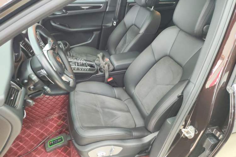 Used Porsche Macan 2017 Macan S 3.0T Left Front Seat