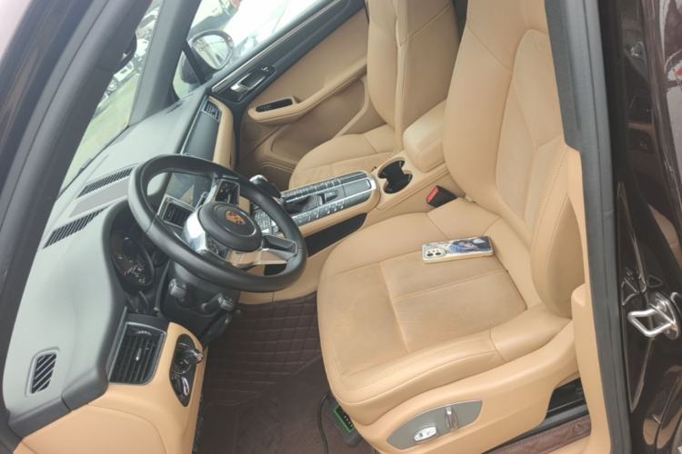 Used Porsche Macan 2017 Macan 2.0T Left Front Seat