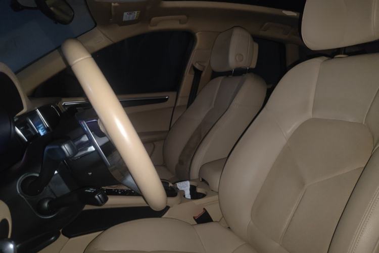 Used Porsche Macan 2017 Macan 2.0T Left Front Seat