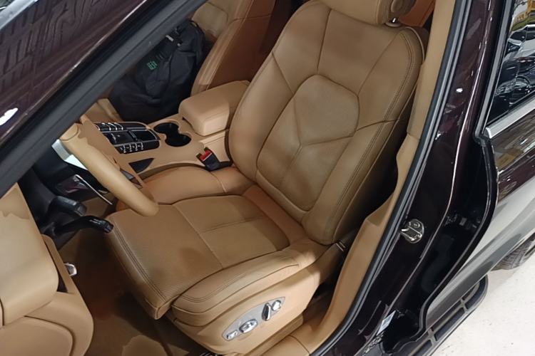 Used Porsche Macan 2017 Macan S 3.0T Left Front Seat