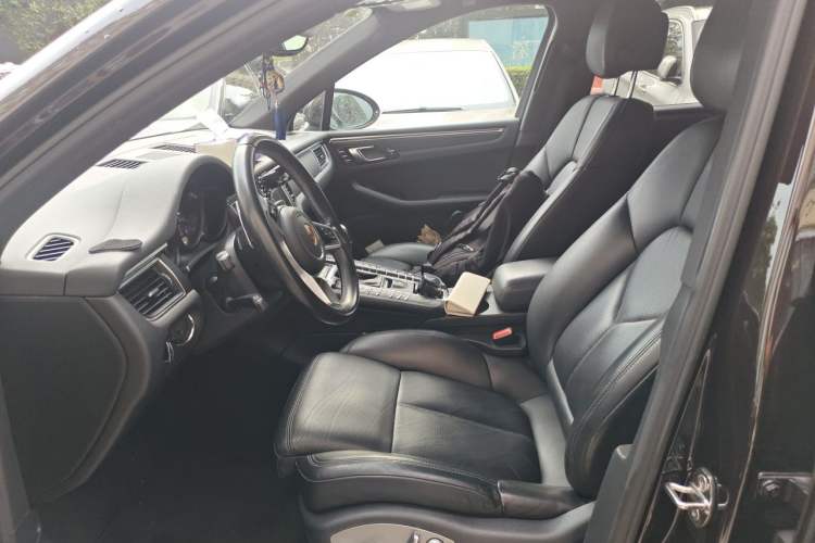 Used Porsche Macan 2017 Macan 2.0T Left Front Seat