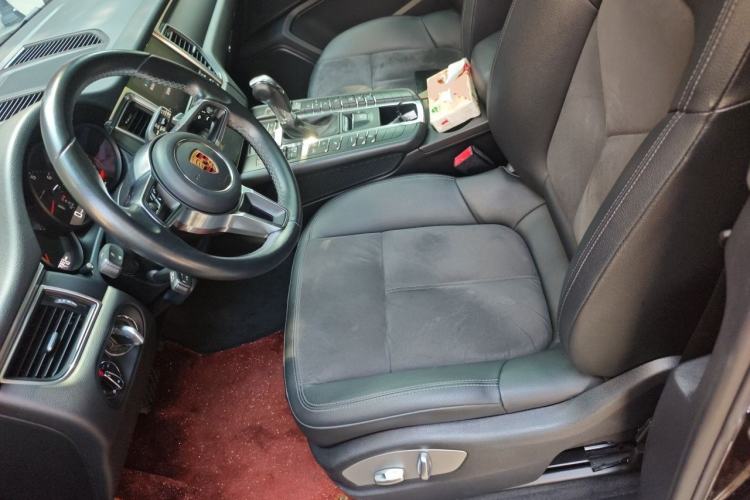 Used Porsche Macan 2017 Macan 2.0T Left Front Seat
