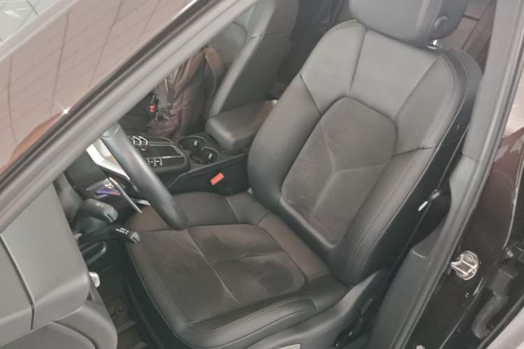 Used Porsche Macan 2017 Macan 2.0T Left Front Seat