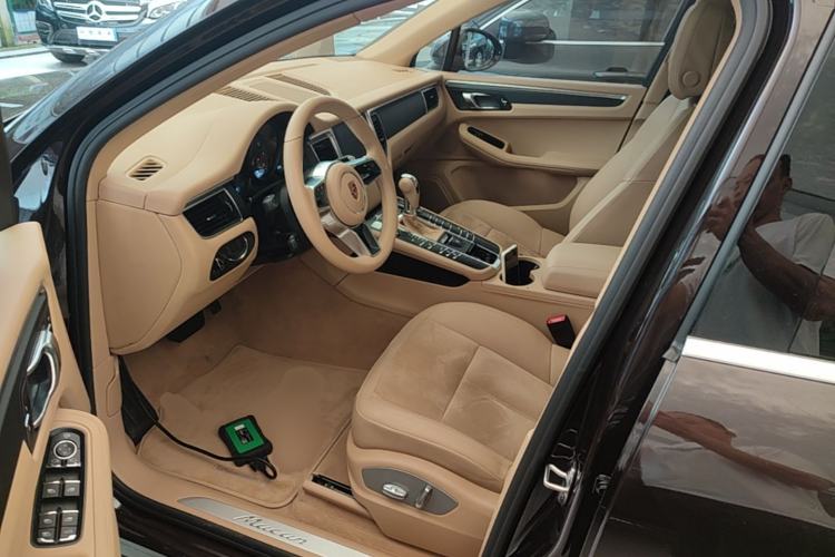 Used Porsche Macan 2017 Macan 2.0T Left Front Seat
