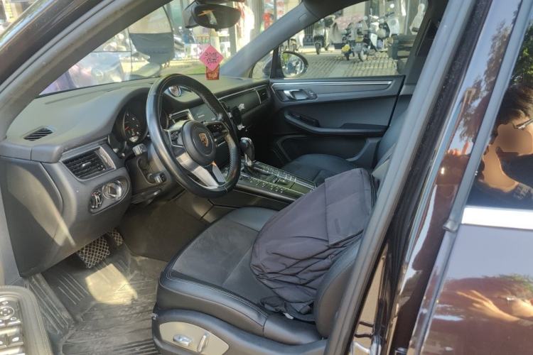 Used Porsche Macan 2017 Macan 2.0T Left Front Seat