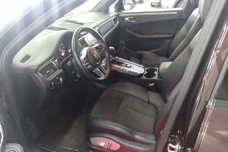 Used Porsche Macan 2017 Macan 2.0T Left Front Seat