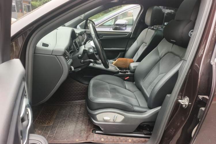 Used Porsche Macan 2017 Macan 2.0T Left Front Seat