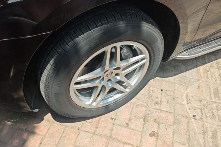 Used Porsche Macan 2017 Macan 2.0T Left Front Wheel Hub