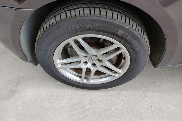 Used Porsche Macan 2017 Macan 2.0T Left Front Wheel Hub