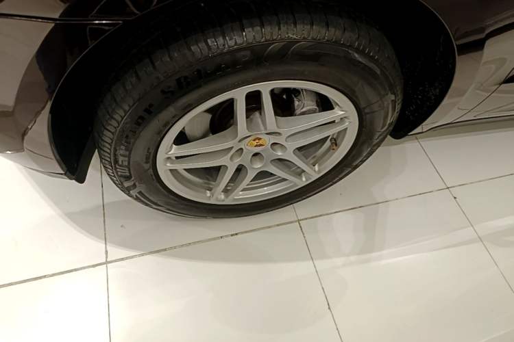 Used Porsche Macan 2017 Macan 2.0T Left Front Wheel Hub