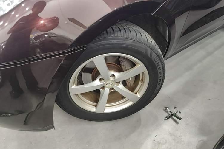 Used Porsche Macan 2017 Macan 2.0T Left Front Wheel Hub