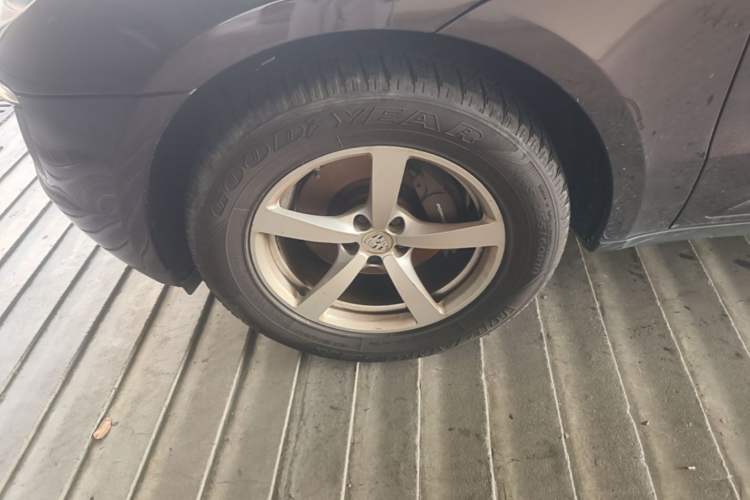 Used Porsche Macan 2017 Macan 2.0T Left Front Wheel Hub