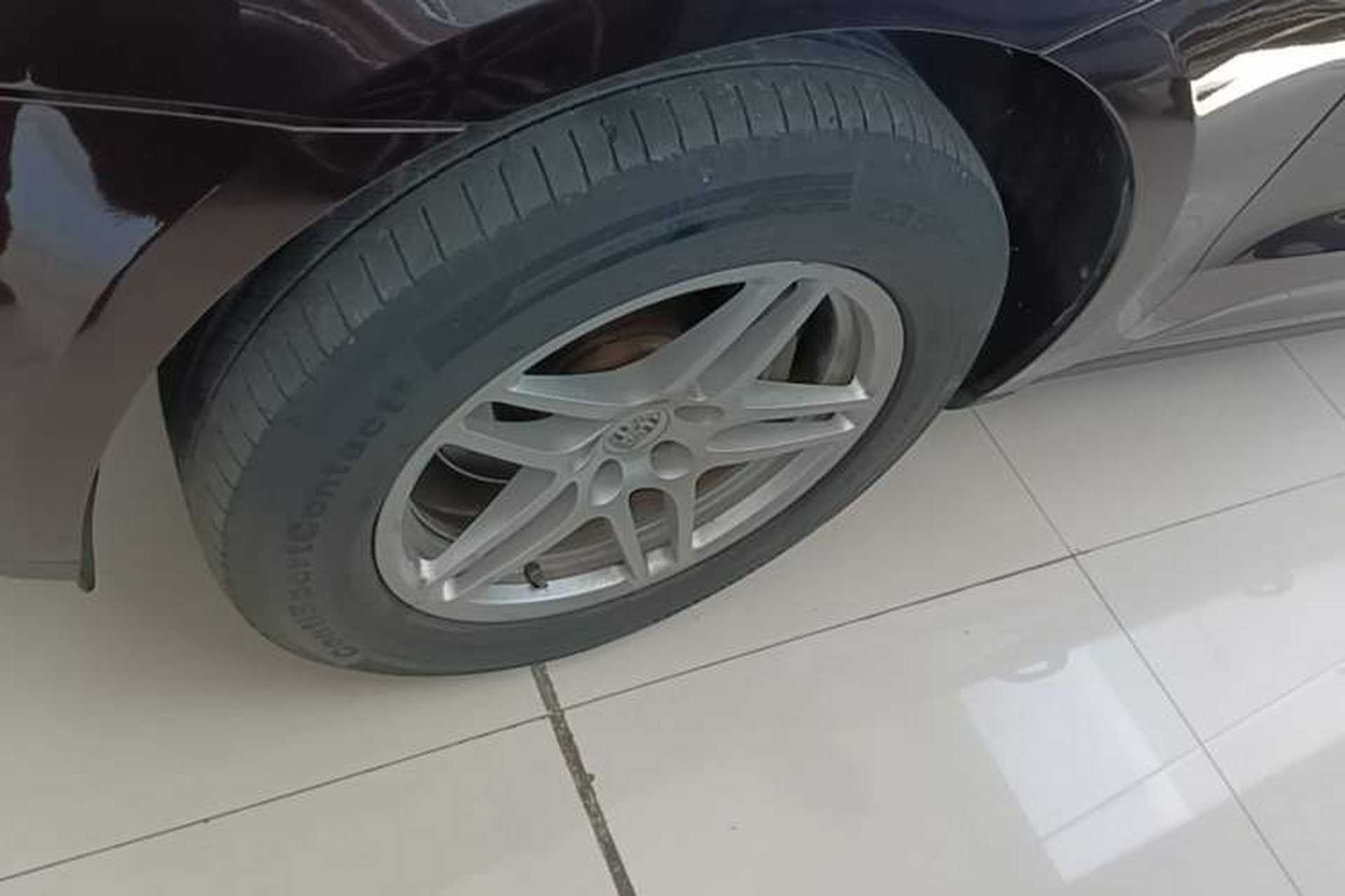Used Porsche Macan 2017 Macan 2.0T Left Front Wheel Hub
