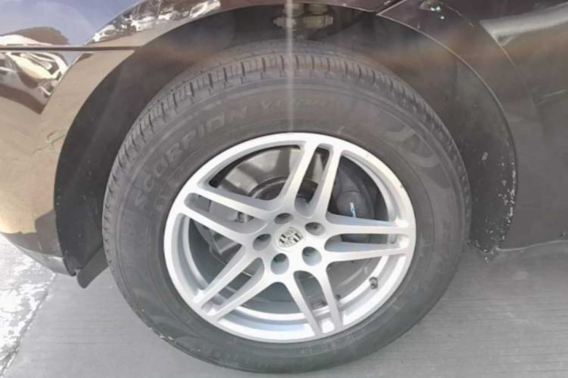 Used Porsche Macan 2017 Macan 2.0T Left Front Wheel Hub