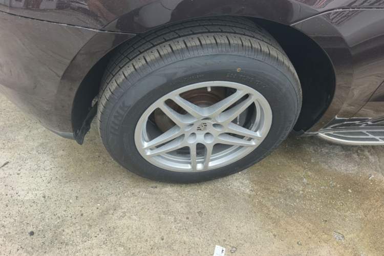Used Porsche Macan 2017 Macan 2.0T Left Front Wheel Hub