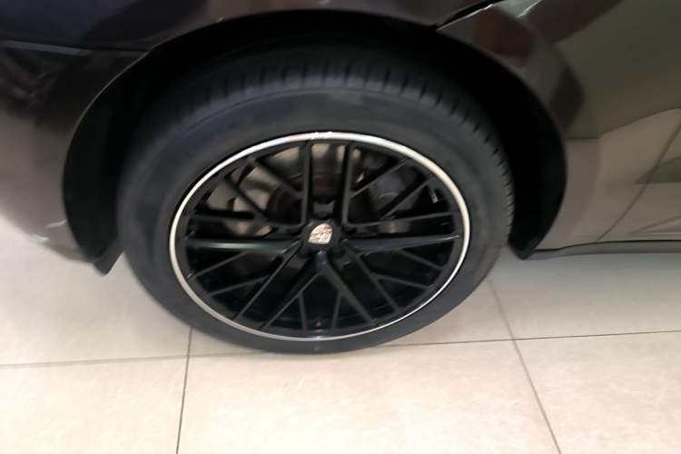 Used Porsche Macan 2017 Macan 2.0T Left Front Wheel Hub
