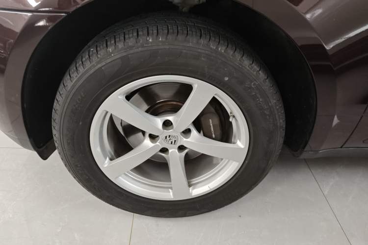 Used Porsche Macan 2017 Macan 2.0T Left Front Wheel Hub