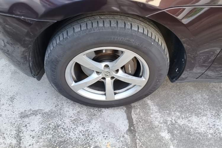 Used Porsche Macan 2017 Macan 2.0T Left Front Wheel Hub