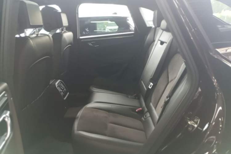Used Porsche Macan 2017 Macan 2.0T Left Rear Seat