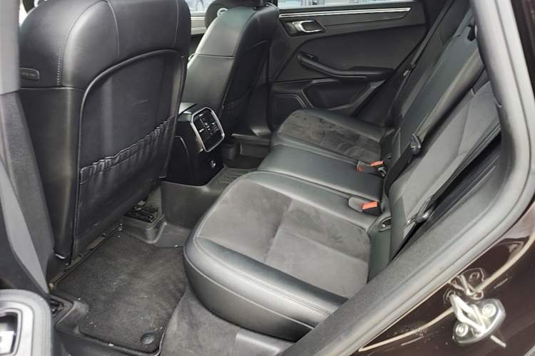 Used Porsche Macan 2017 Macan 2.0T Left Rear Seat