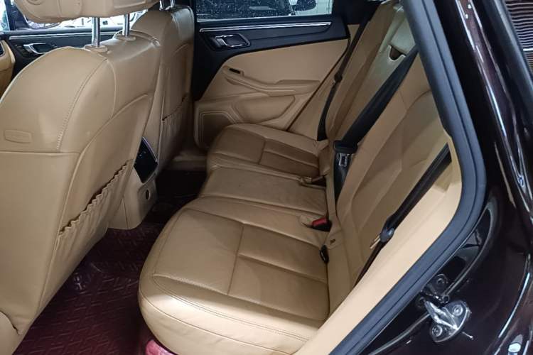 Used Porsche Macan 2017 Macan 2.0T Left Rear Seat