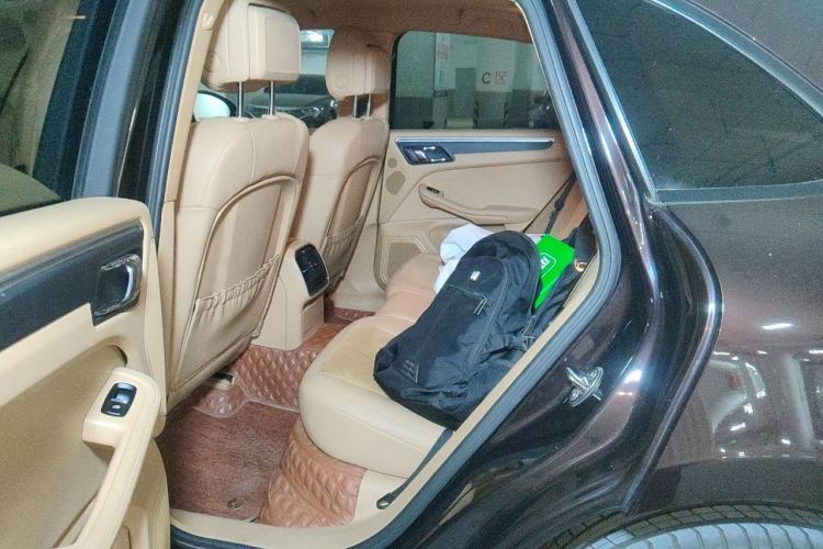 Used Porsche Macan 2017 Macan 2.0T Left Rear Seat