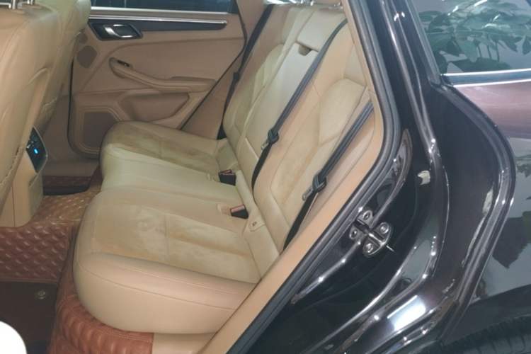 Used Porsche Macan 2017 Macan 2.0T Left Rear Seat
