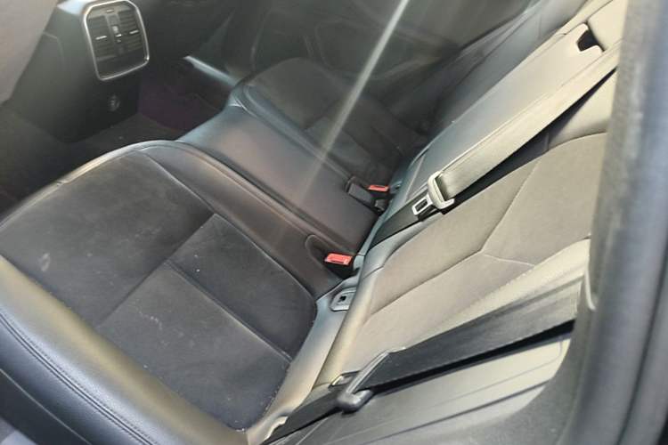 Used Porsche Macan 2017 Macan 2.0T Left Rear Seat