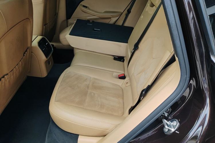 Used Porsche Macan 2017 Macan 2.0T Left Rear Seat