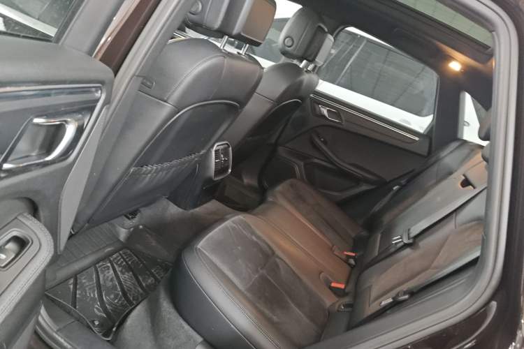 Used Porsche Macan 2017 Macan 2.0T Left Rear Seat