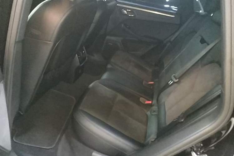 Used Porsche Macan 2017 Macan 2.0T Left Rear Seat